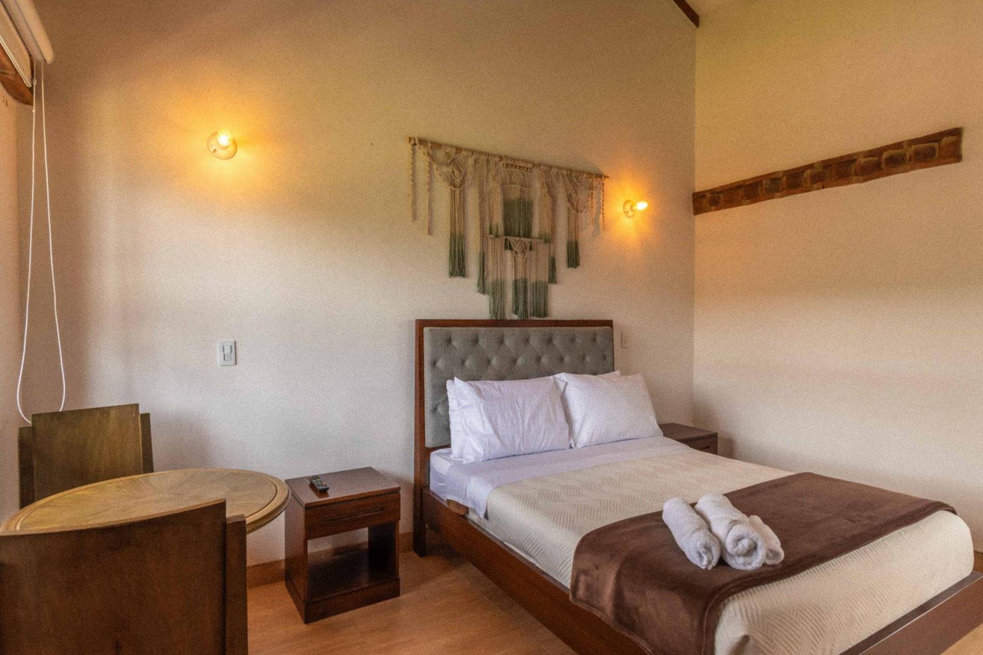 Artemisa Hotel Santa Sofía Zimmer foto